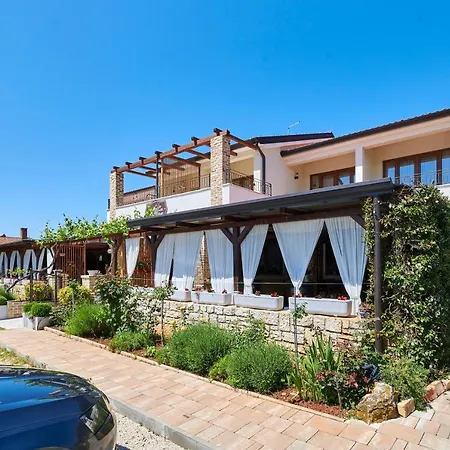 Pensionat Sobe Sole 4*