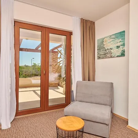 Guest house Sobe Sole 4*