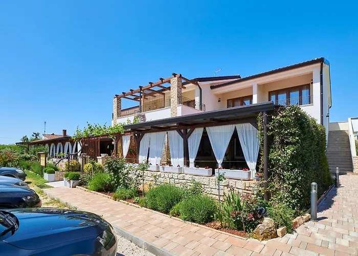 Guest house Sobe Sole 4*